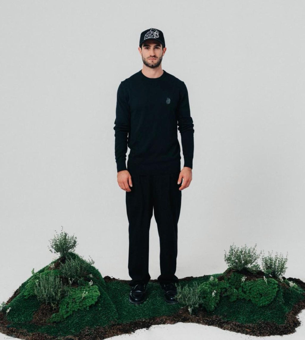 KNITTED SWEATER BLACK BLOW UP