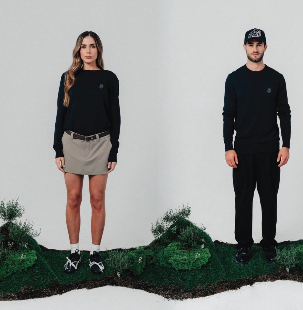 KNITTED SWEATER BLACK BLOW UP