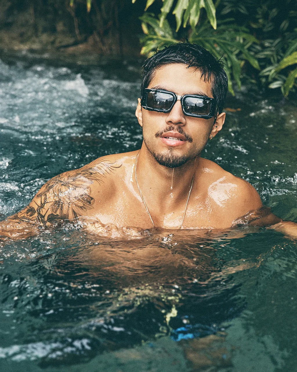 GTM BLACK SUNGLASSES Y/OUT