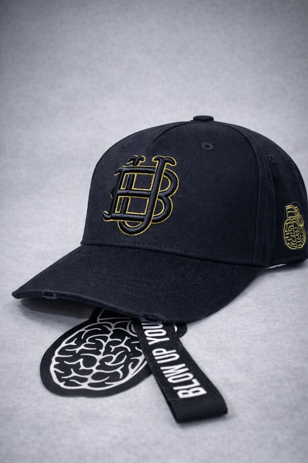 CAP LOGO BLOW UP